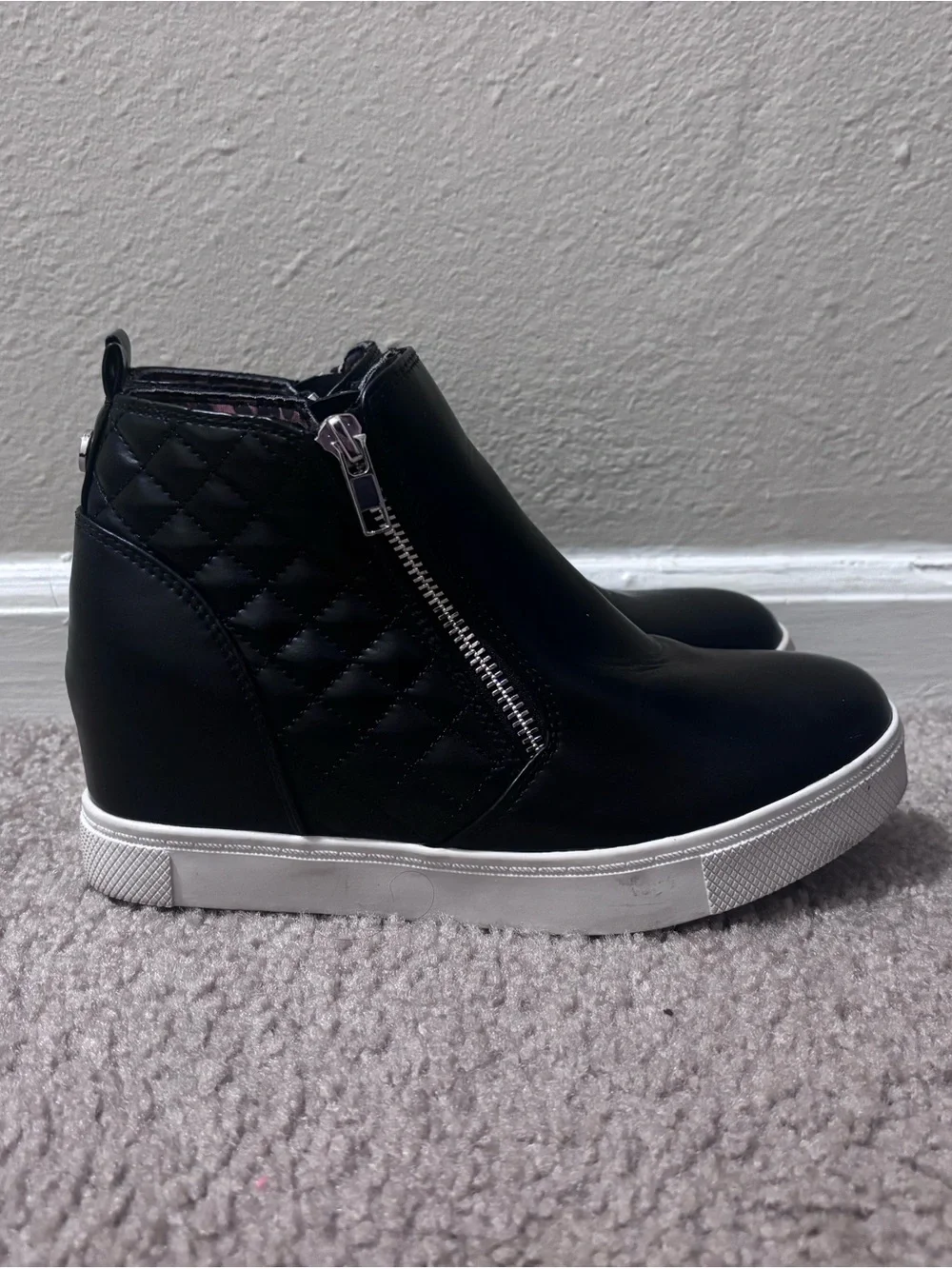 Steve Madden Euriah Quilted High-Top Wedge Sneakers — Black size 5